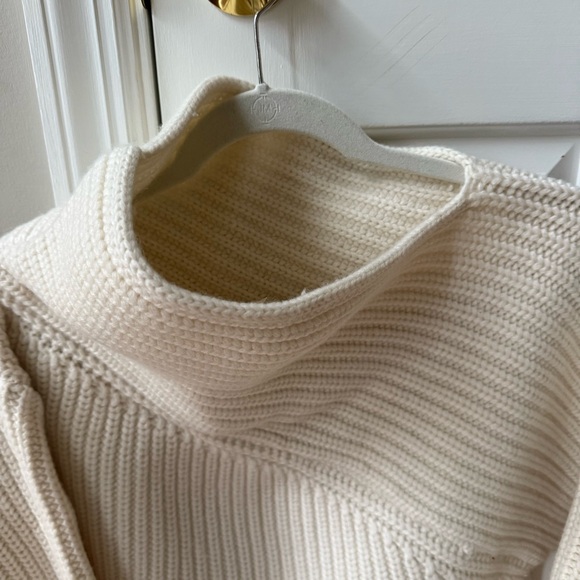 ZARA WOOL BLEND ASYMMETRIC NECKLINE SWEATER in ECRU, SIZE LARGE - Picture 5 of 7